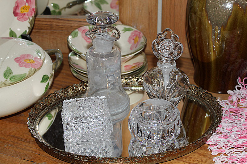 Cut glass/etched glass vanity set